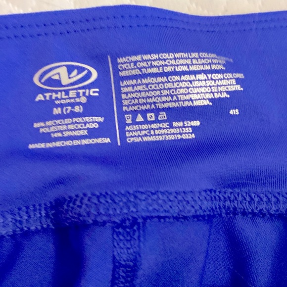 My daughter loves selling her stuff and I love too so she asked me so I did! - Picture 4 of 4